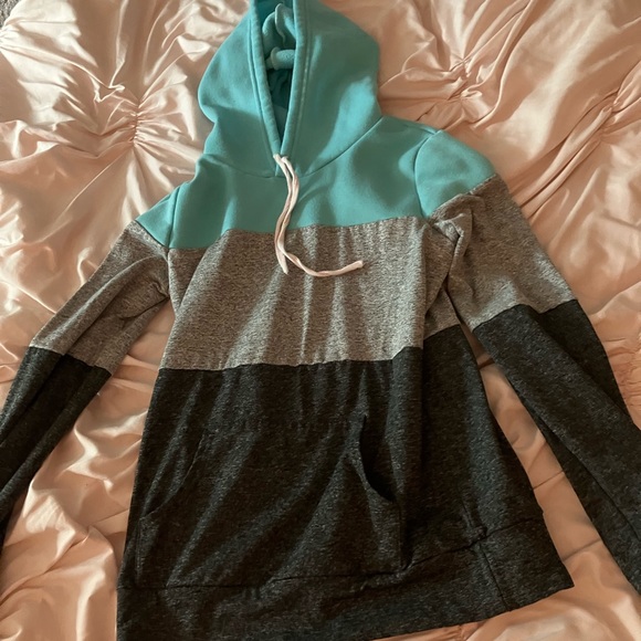 Bundle of clothes - Picture 3 of 6